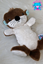 Lade das Bild in den Galerie-Viewer, MINI Otter Ottilie Schnuffeltuch