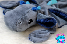 Lade das Bild in den Galerie-Viewer, Kuscheltuch/Schnuffeltuch "Lotta" in graphit/dunkelblau stars/dunkelblau glitzer rainbow