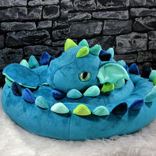 Lade das Bild in den Galerie-Viewer, Bettdrache Poldi (Sondermaß)