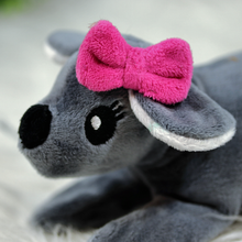 Lade das Bild in den Galerie-Viewer, Hund Jolie - kunst&garn