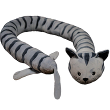 Lade das Bild in den Galerie-Viewer, Bettkatze Bastet - kunst&garn