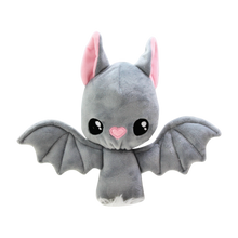 Lade das Bild in den Galerie-Viewer, Kuschelfledermaus Choly - kunst&garn