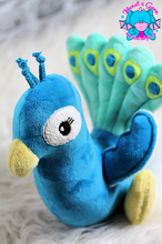 Lade das Bild in den Galerie-Viewer, Pfau Peter - kunst&garn