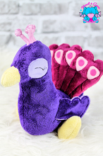 Lade das Bild in den Galerie-Viewer, Pfau Peter - kunst&garn