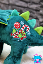 Lade das Bild in den Galerie-Viewer, Weihnachtsdrache Maya - kunst&garn