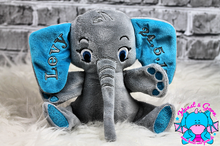 Lade das Bild in den Galerie-Viewer, Kuschelelefant - kunst&garn