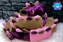 Lade das Bild in den Galerie-Viewer, Bettdrache Poldi - kunst&garn