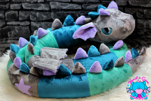 Lade das Bild in den Galerie-Viewer, Bettdrache Poldi - kunst&garn