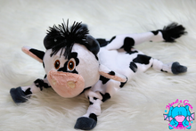 Lade das Bild in den Galerie-Viewer, Alma Schnuffeltuch kuh/ferkelrosa/graphit/schwarz/weiß - kunst&garn