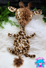 Lade das Bild in den Galerie-Viewer, Mali Schnuffeltuch giraffe/hellbraun - kunst&garn