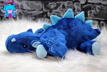 Lade das Bild in den Galerie-Viewer, Drache Lou - kunst&garn