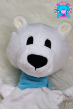 Lade das Bild in den Galerie-Viewer, Eisbär-Schnuffeltuch Bella - kunst&garn