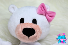 Lade das Bild in den Galerie-Viewer, Eisbär-Schnuffeltuch Bella - kunst&garn