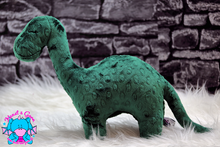 Lade das Bild in den Galerie-Viewer, Langhals Goliath - kunst&garn
