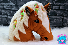 Lade das Bild in den Galerie-Viewer, Pferdekissen Nala - kunst&garn