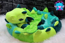 Lade das Bild in den Galerie-Viewer, Bettdrache Poldi - kunst&garn