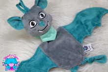 Lade das Bild in den Galerie-Viewer, Batty Schnuffeltuch