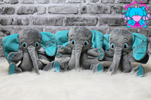 Lade das Bild in den Galerie-Viewer, Kuschelelefant - kunst&garn