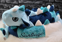 Lade das Bild in den Galerie-Viewer, Bettdrache Poldi - kunst&garn