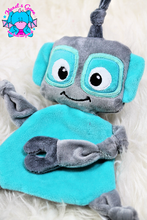 Lade das Bild in den Galerie-Viewer, Robo Schnuffeltuch - kunst&garn