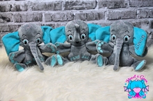 Lade das Bild in den Galerie-Viewer, Kuschelelefant - kunst&garn