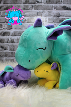 Lade das Bild in den Galerie-Viewer, Drache Maya einzeln oder mit Babys - kunst&garn