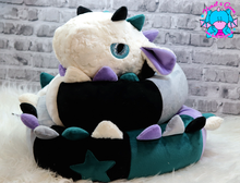 Lade das Bild in den Galerie-Viewer, Bettdrache Poldi - kunst&garn