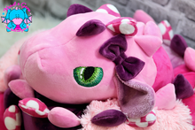 Lade das Bild in den Galerie-Viewer, Bettdrache Poldi - kunst&garn