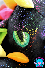 Lade das Bild in den Galerie-Viewer, Bettdrache Poldi Glamour - kunst&garn