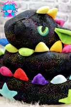 Lade das Bild in den Galerie-Viewer, Bettdrache Poldi Glamour - kunst&garn