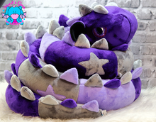 Lade das Bild in den Galerie-Viewer, Bettdrache Poldi - kunst&garn