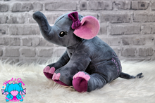 Lade das Bild in den Galerie-Viewer, Elefant Nora einzeln oder mit Babys - kunst&garn