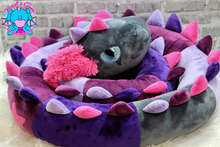 Lade das Bild in den Galerie-Viewer, Bettdrache Poldi - kunst&garn