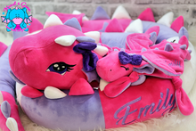 Lade das Bild in den Galerie-Viewer, Bettdrache Poldi - kunst&garn