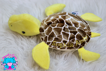 Lade das Bild in den Galerie-Viewer, Thea Turtle Schnuffeltuch - kunst&garn