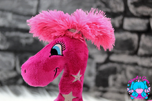 Lade das Bild in den Galerie-Viewer, Ohrwurmdame Lucy