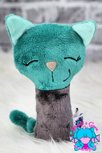 Lade das Bild in den Galerie-Viewer, Babyrassel Mieze - kunst&garn