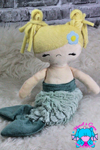 Lade das Bild in den Galerie-Viewer, Puppe Hannah - kunst&garn