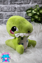 Lade das Bild in den Galerie-Viewer, Kuscheldino Rexi - kunst&garn