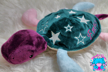 Lade das Bild in den Galerie-Viewer, Thea Turtle Schnuffeltuch - kunst&garn