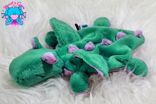 Lade das Bild in den Galerie-Viewer, "Mini-Felix" in dunkelgrün mit mauve-farbenen Details - kunst&garn