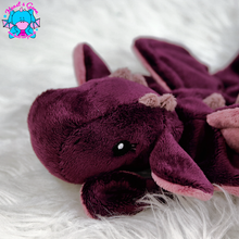 Lade das Bild in den Galerie-Viewer, Kuscheltuch/Schnuffeltuch "Lotta"  in darkplum/traube/altrosa
