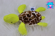 Lade das Bild in den Galerie-Viewer, Mini-Thea Turtle Schnuffeltuch
