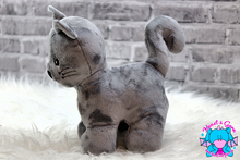 Lade das Bild in den Galerie-Viewer, Katze Minka SMALL - kunst&amp;garn
